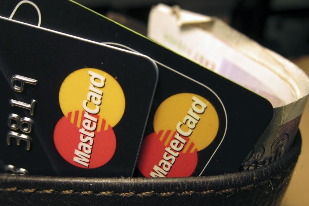 Британцы подали крупнейший в истории иск к MasterCard