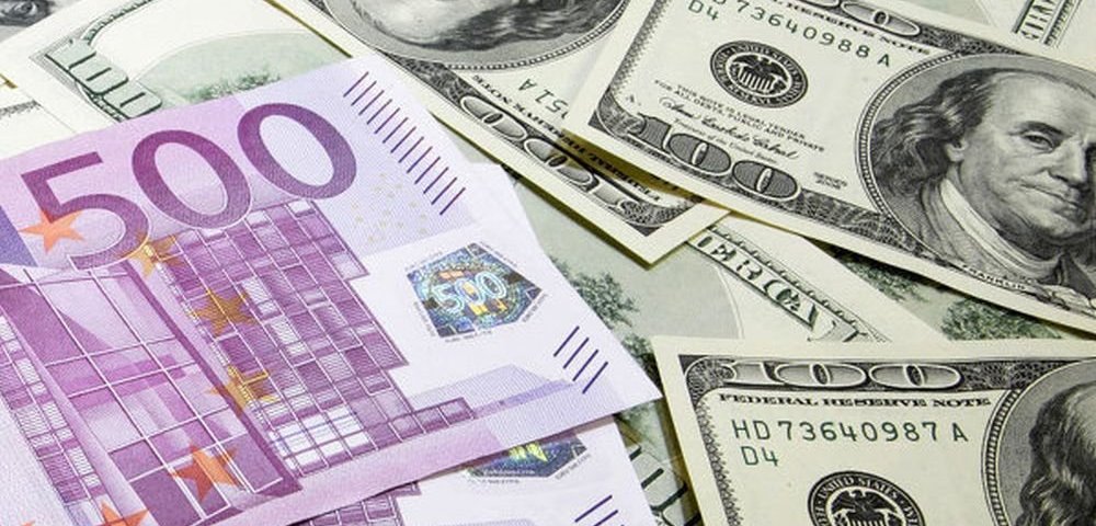 Доллар и евро достигнут новых максимумов в этом году